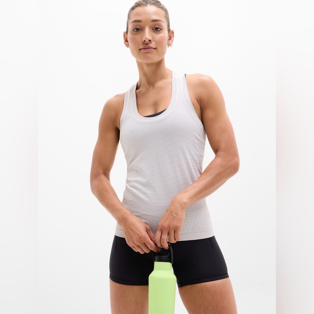 ATHLETA Momentum Seamless Tank in White Mini Stripe Size Small - Like New